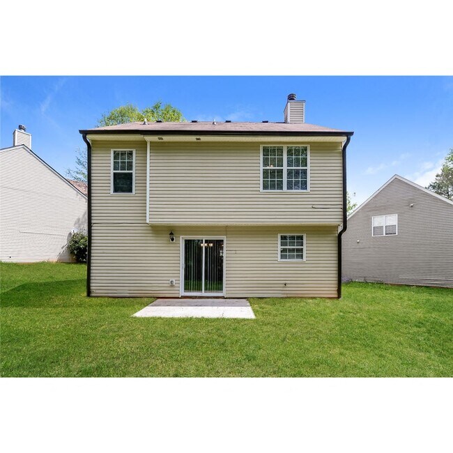 Building Photo - 4247 Chestnut Lake Ave