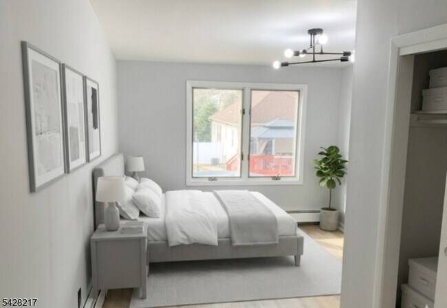 Building Photo - 2144 Evans St