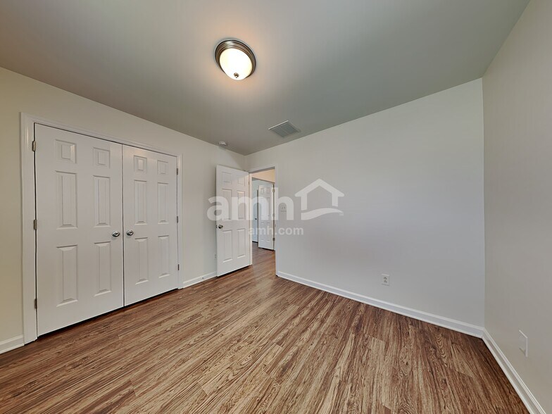 Building Photo - 1413 Cantwell Ct