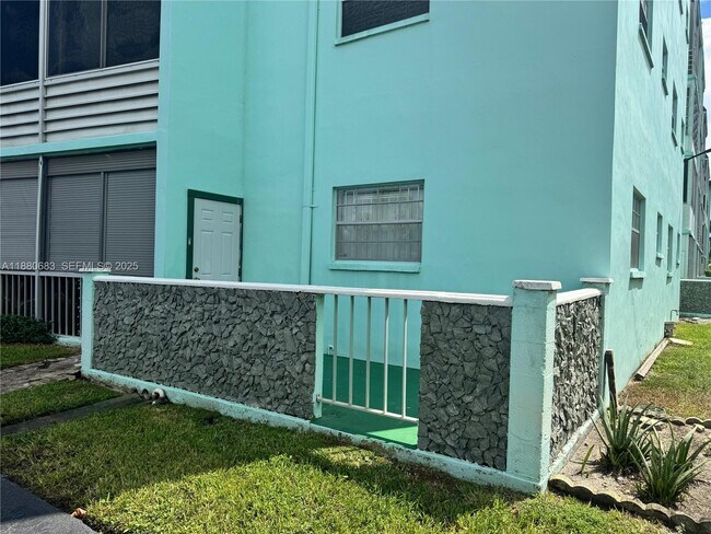 Building Photo - 4141 NW 44th Ave