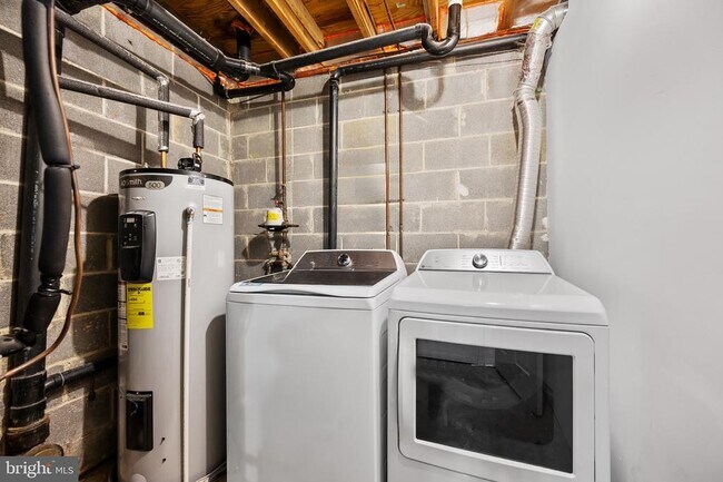 Building Photo - 9786 Whiskey Run