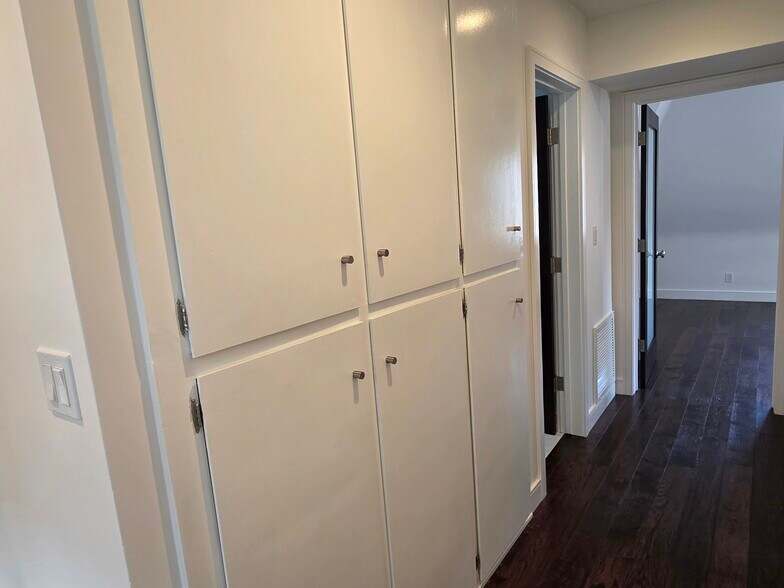 Building Photo - 8227 Redlands St