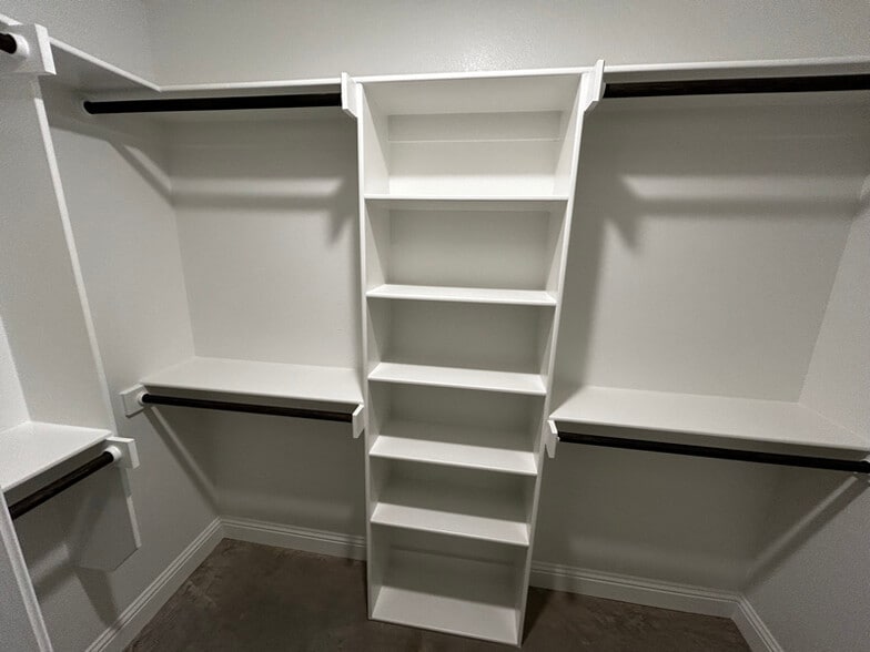 Building Photo - 10032 W Hwy 199