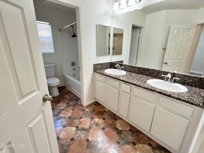 Building Photo - 4564 Jewel Dr