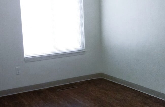 Building Photo - 130 W North St