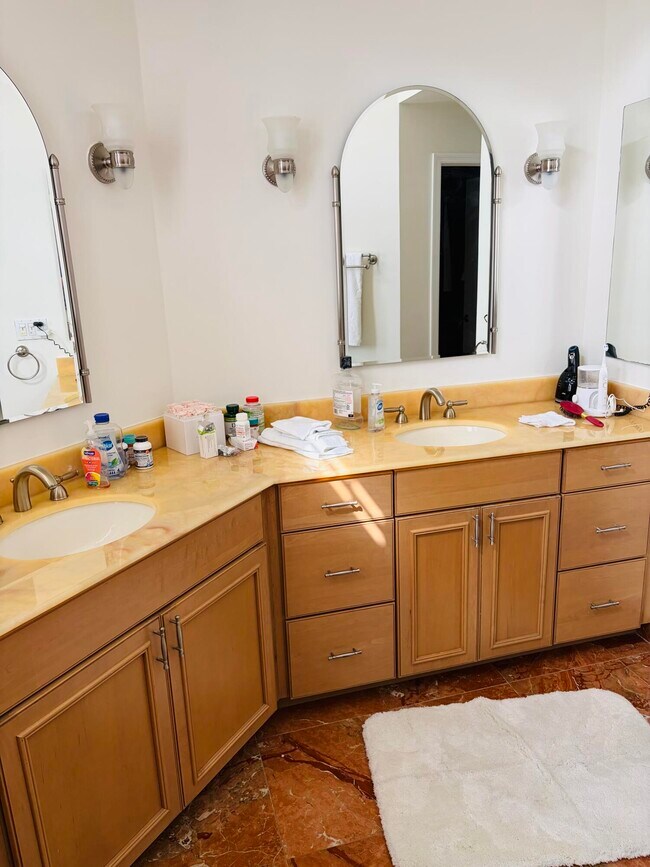 Building Photo - 13186 Touchstone Pl