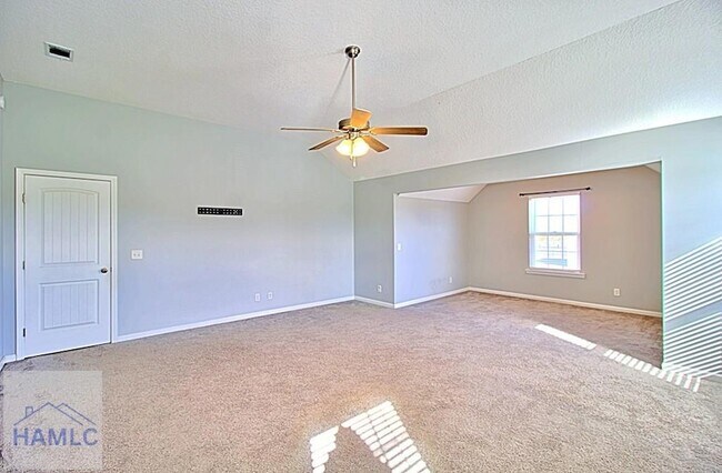 Building Photo - 7 Upland Ct