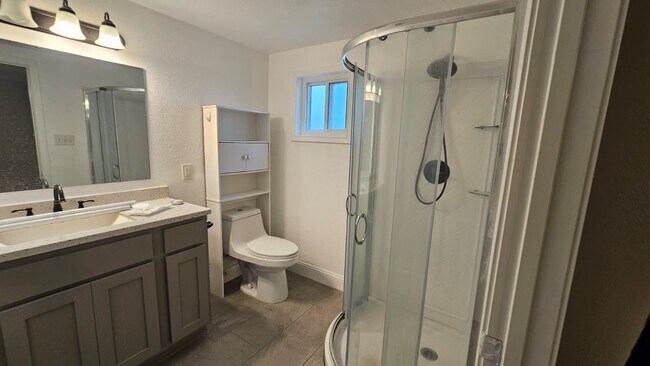 Building Photo - 4405 Alice St