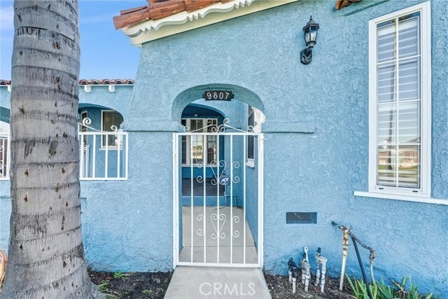 Building Photo - 9807 S Denker Ave