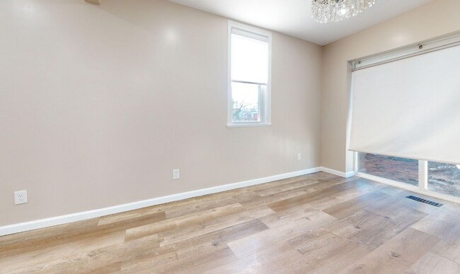 Building Photo - 8008 Algon Ave