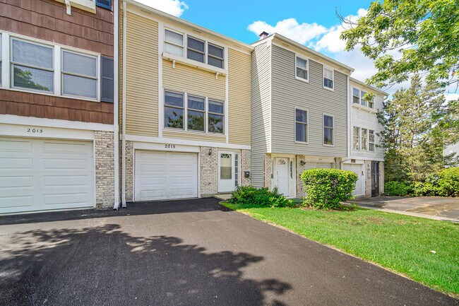 Building Photo - 2015 Oxford Ct