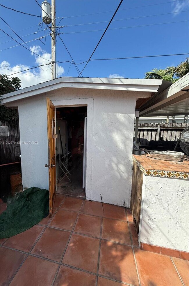 Building Photo - 6464 W 11th Ave