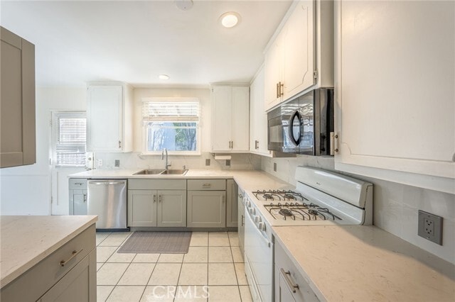 Building Photo - 414 University Ave