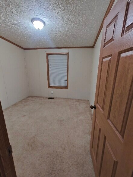 Building Photo - 336 S Moore School Rd