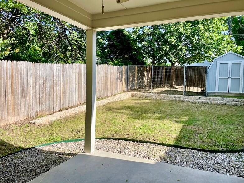 Building Photo - 3716 Collinwood Ave