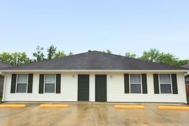 Building Photo - Chateau Audubon Apartments