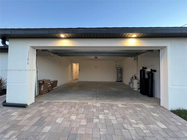 Building Photo - 1106 NW 21st Terrace