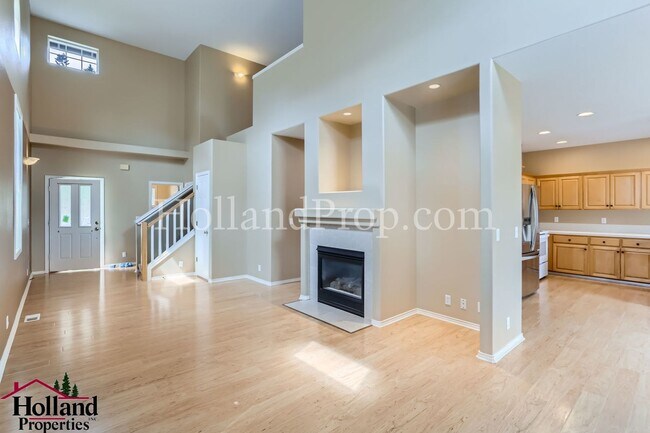 Building Photo - 1612 NE Parkside Dr