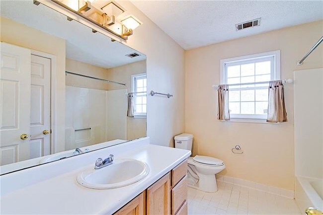 Building Photo - 3503 Pine Grove Dr