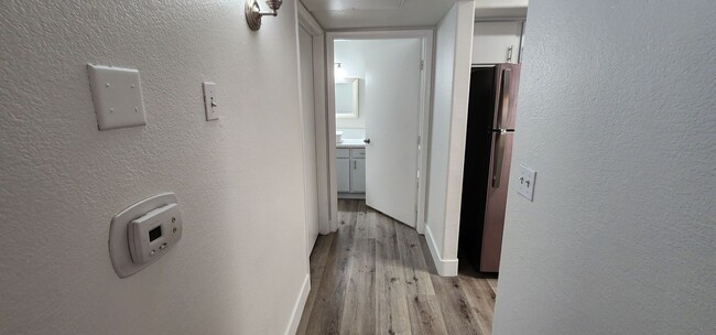 Building Photo - Silverado Ranch Condo!