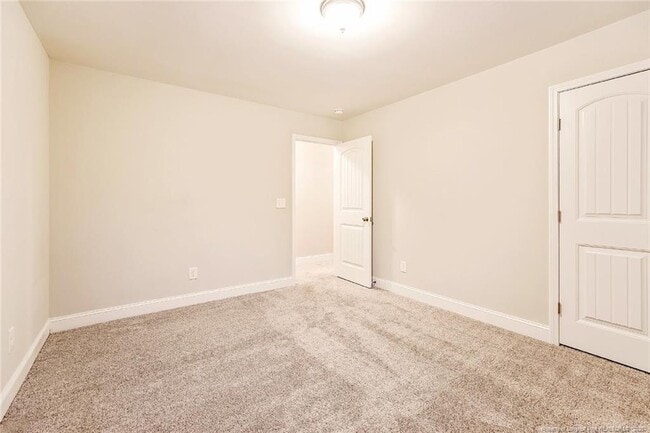 Building Photo - 136 Loch Ln