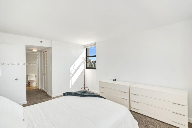 Building Photo - 1775 Washington Ave