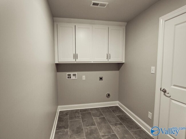 Building Photo - 17212 Stonegate Dr