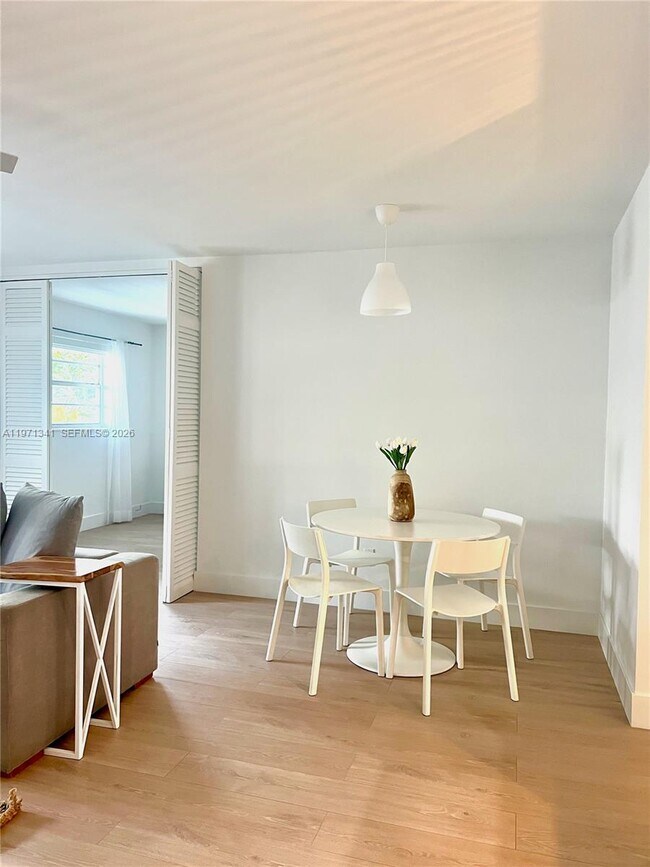 Building Photo - 195 Sunrise Dr