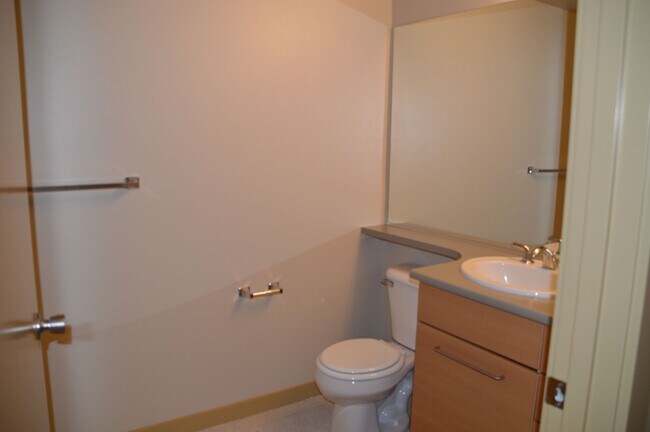 Building Photo - Amazing Capitol Hill Studio - GREAT DEAL!