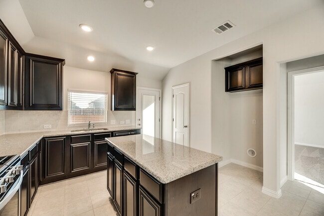 Building Photo - Perfect 3 bed 2 bath in new development in...