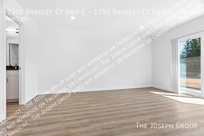 Building Photo - 1350 Bradley Ct