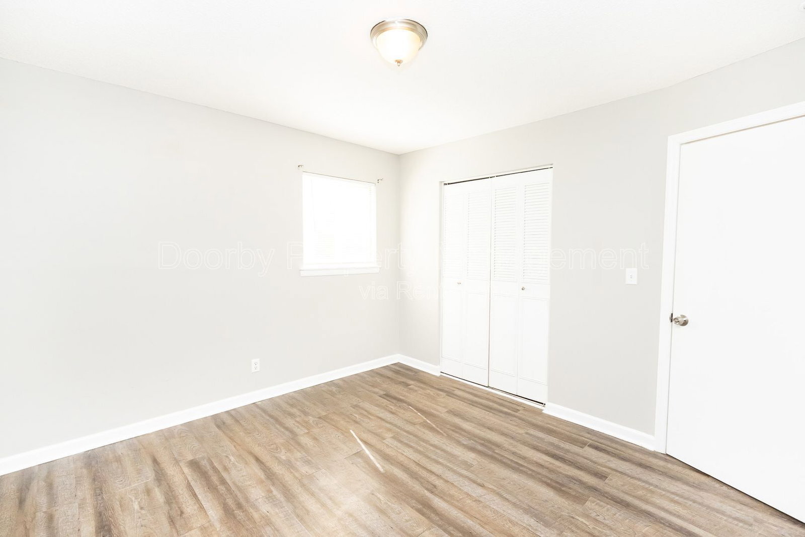 Building Photo - 901 Forest Dale Ln