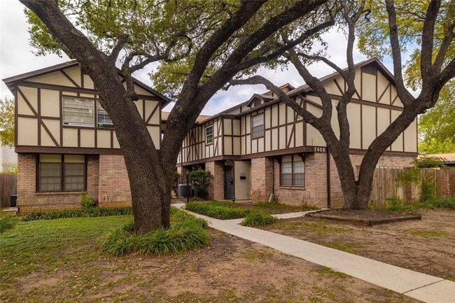 Building Photo - 7406 Shadow Hill Dr
