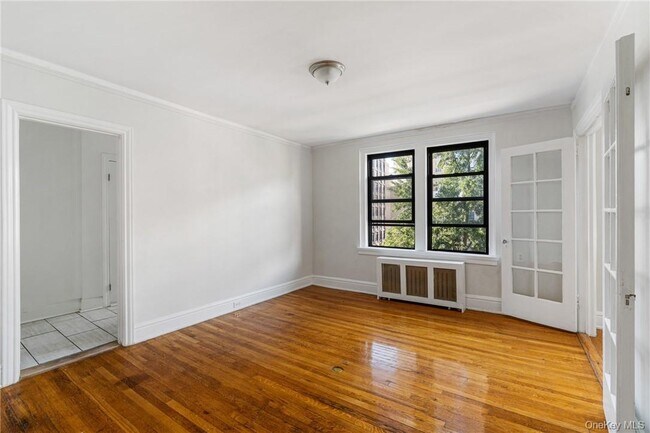 Building Photo - 240 Martine Ave