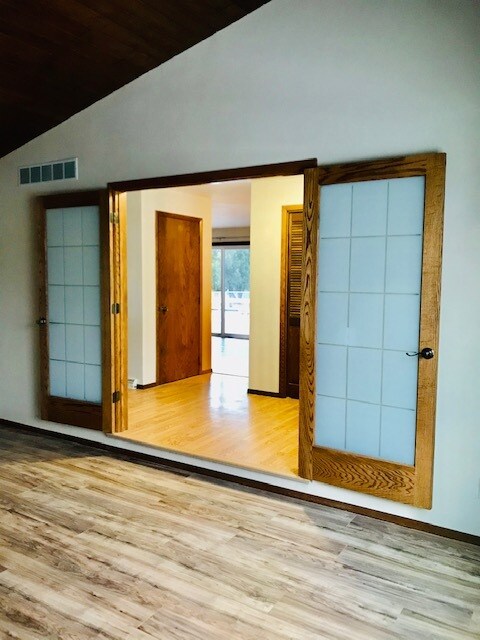 Building Photo - 1980 Tumblebrook Rd