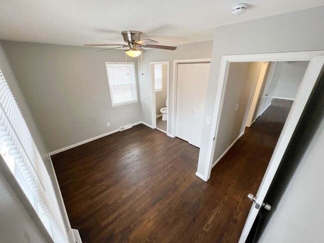 Building Photo - AVAILABLE SOON: Charming 3-Bedroom Home in Grandview!