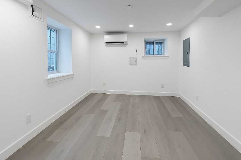 Building Photo - 3025 11th St NW