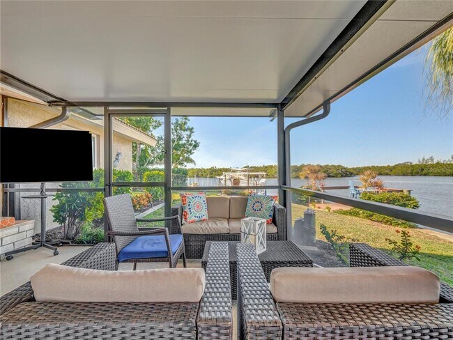 Building Photo - 10432 Sandpiper Rd W