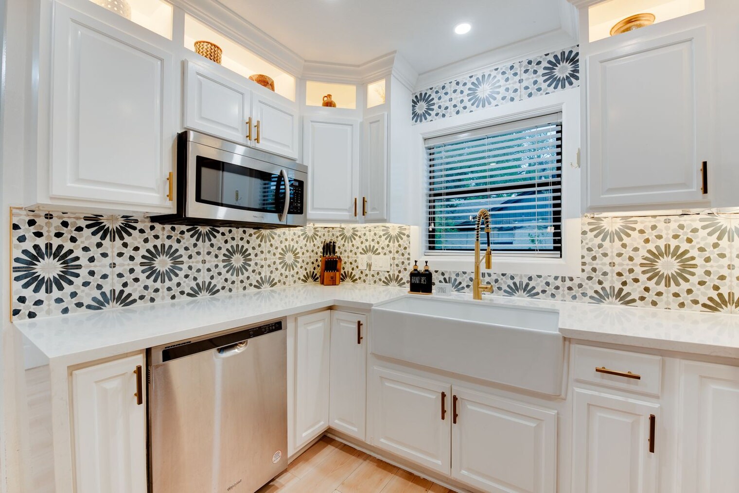 Building Photo - 1505 Durango Dr