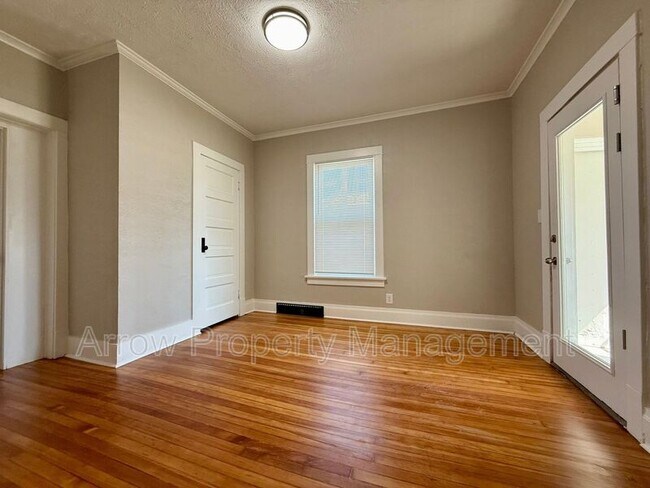 Building Photo - 120 S 28th St