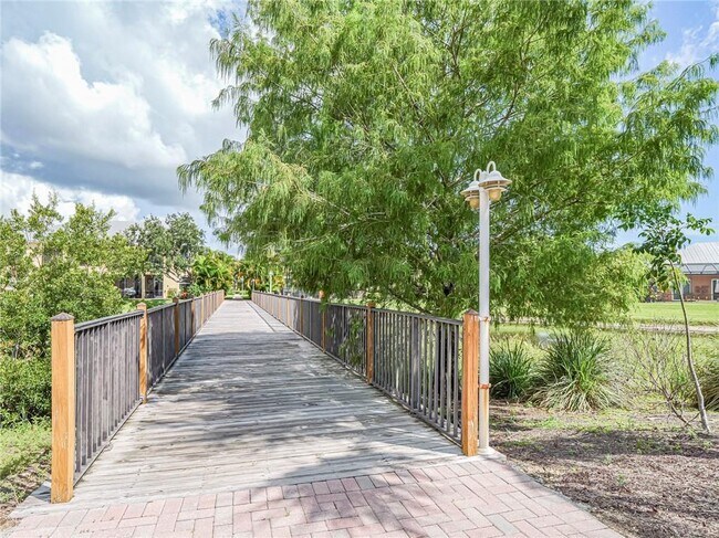 Building Photo - 1825 Bridgepointe Cir