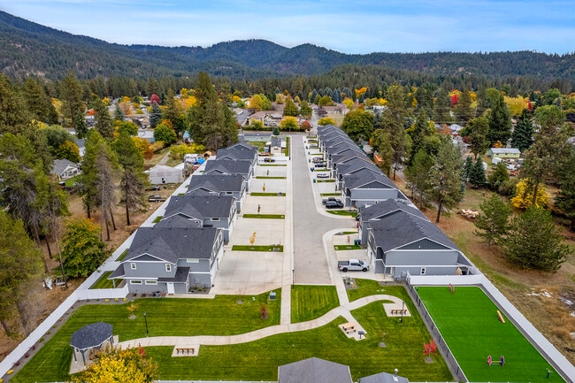 Building Photo - Birkdale Commons