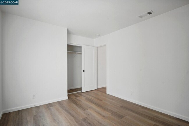 Building Photo - 119 Cypress Point Way