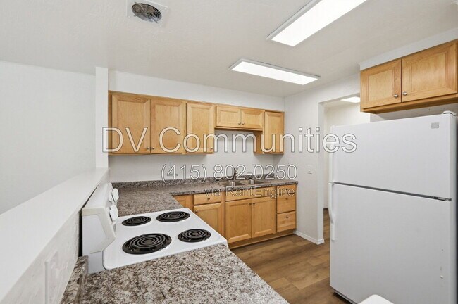 Building Photo - 47793 Harris St