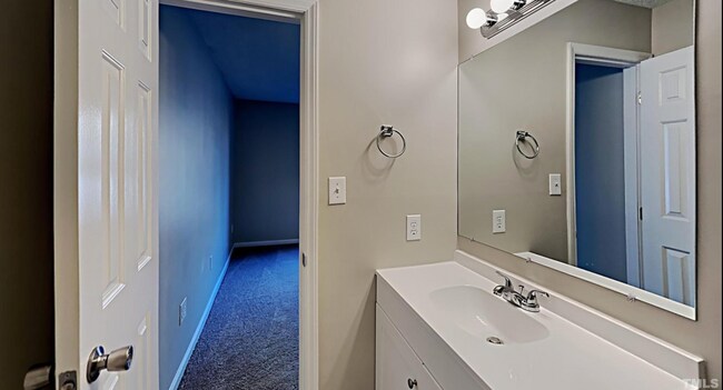 Building Photo - 600 Audubon Lake Dr