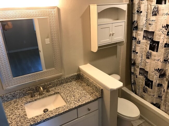 Building Photo - 277 Alexandra Drive