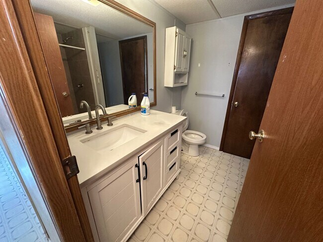 Building Photo - 3-Bedroom, 2-Bath Mobile Home in Wanchese