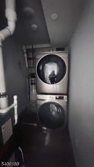 Building Photo - 549 Palisade Ave