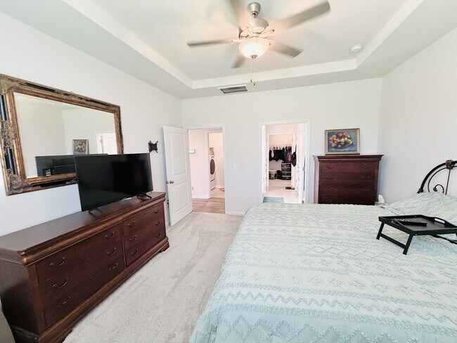 Building Photo - 667 Honeydew Dr