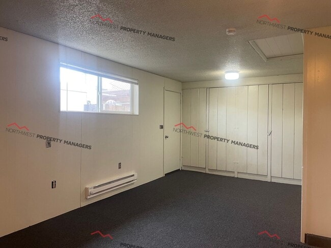 Building Photo - r259